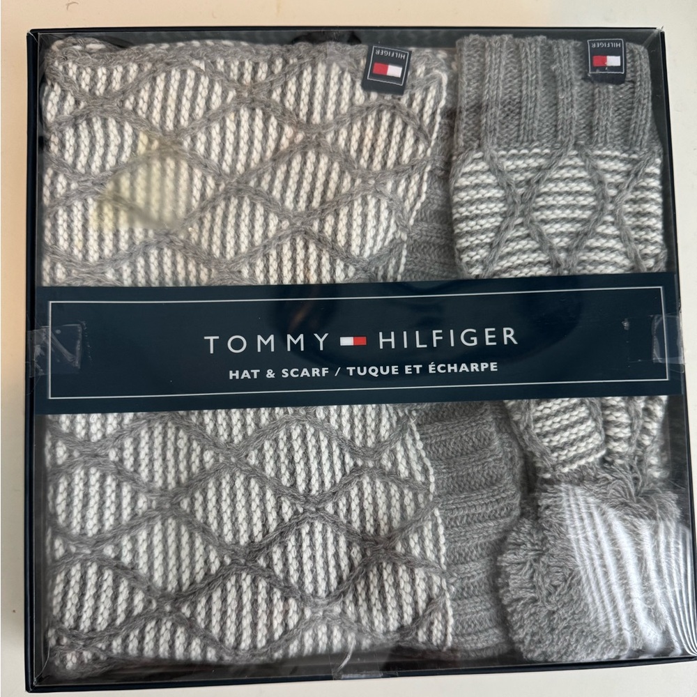 Tommy Hilfiger Cream and Gray Winter Set